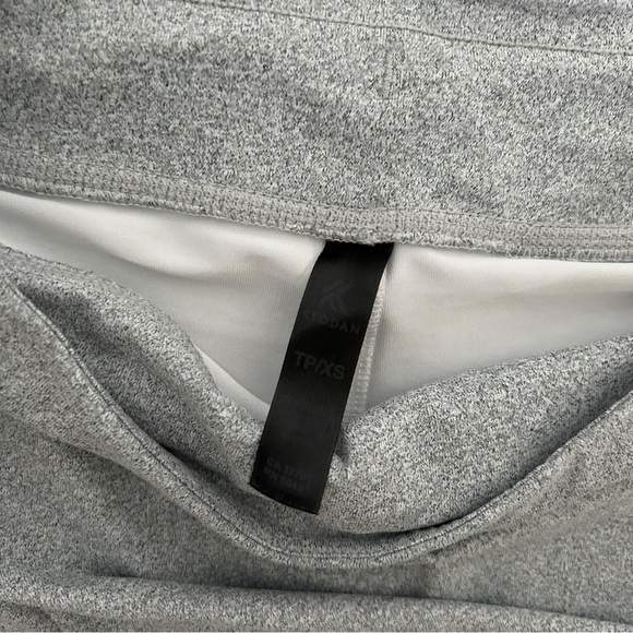 Kyodan Light Gray Tennis Skirt - Picture 2 of 4